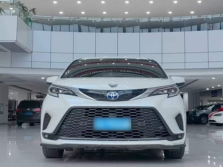 Фото 7 - Toyota Granvia