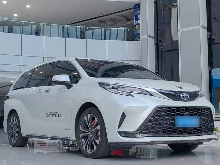 Фото 8 - Toyota Granvia