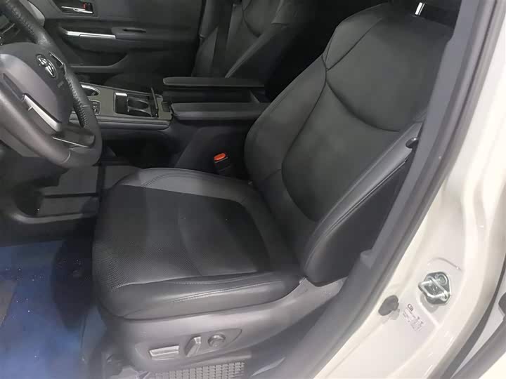 Фото 9 - Toyota Granvia