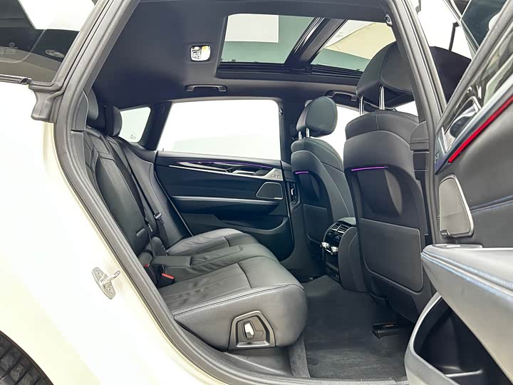 Фото 22 - BMW 6 Series GT