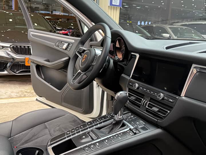 Фото 10 - Porsche Macan