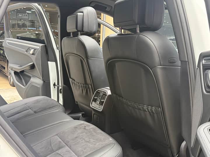 Фото 12 - Porsche Macan