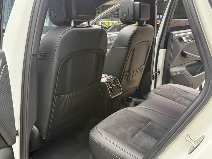 Фото 13 - Porsche Macan