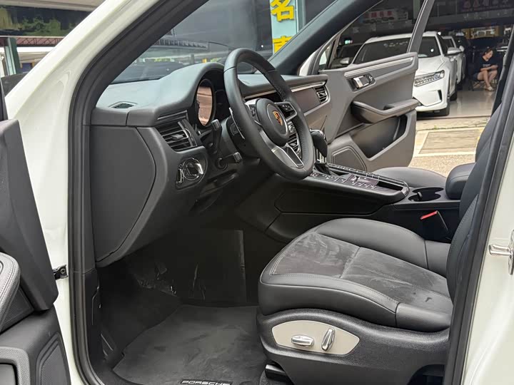 Фото 14 - Porsche Macan