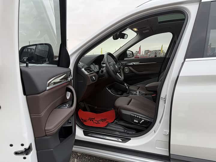 Фото 11 - BMW X1