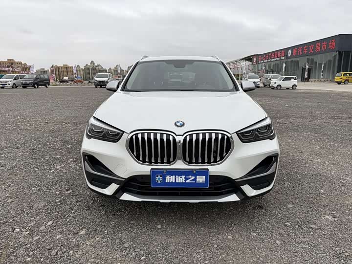 Фото 2 - BMW X1