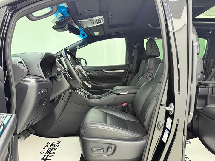 Фото 10 - Lexus LM