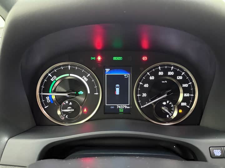 Фото 14 - Lexus LM