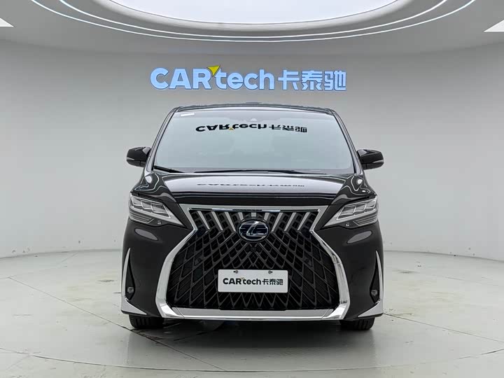 Фото 2 - Lexus LM