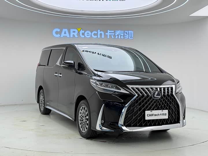 Фото 3 - Lexus LM