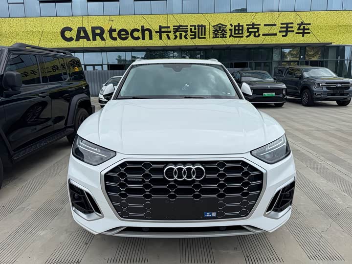 Фото 2 - Audi Q5L