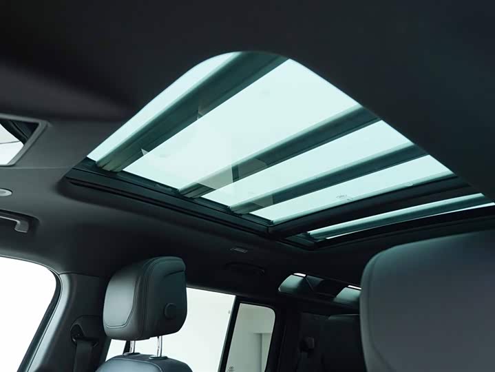 Фото 10 - Land Rover Defender