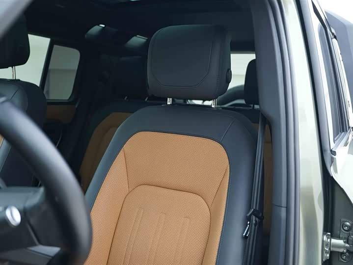 Фото 11 - Land Rover Defender