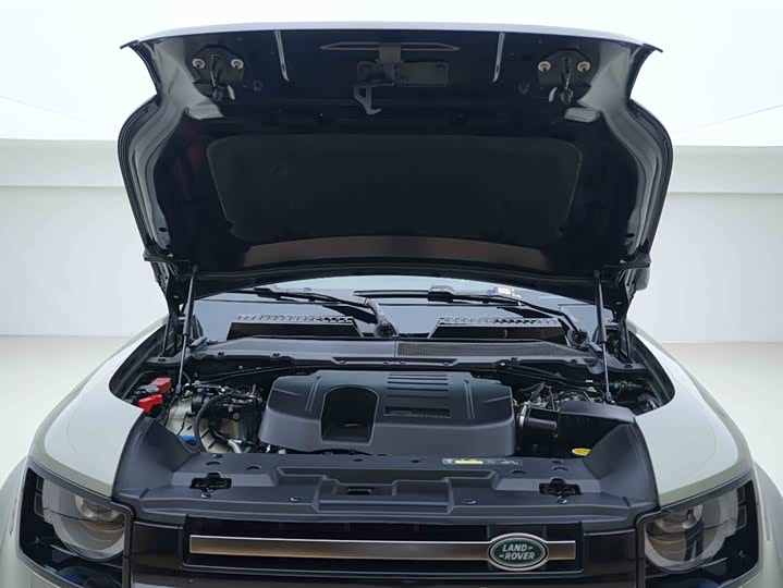 Фото 12 - Land Rover Defender