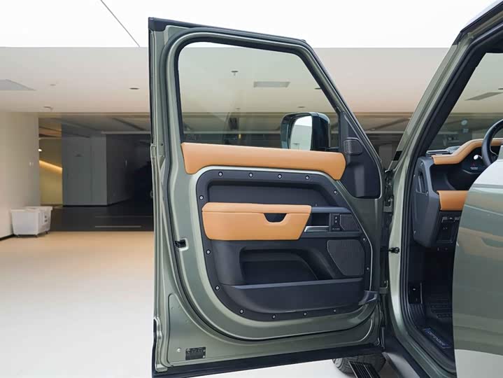 Фото 17 - Land Rover Defender