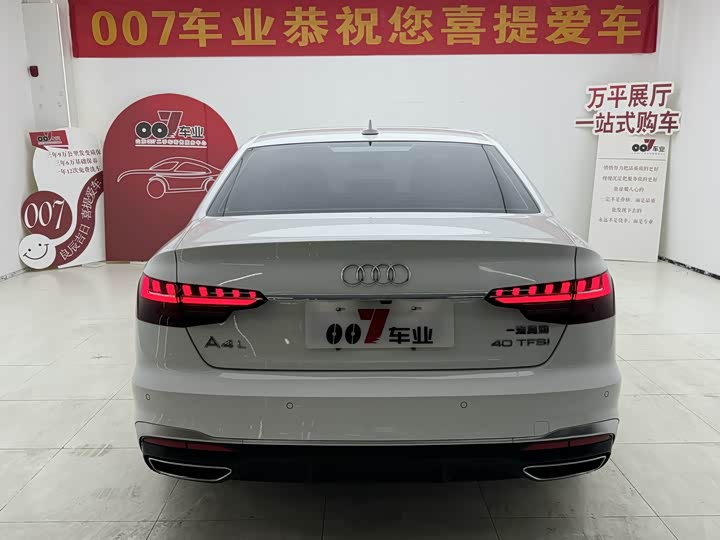 Фото 8 - Audi A4L