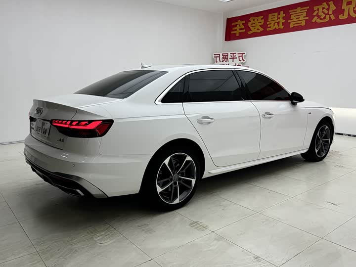 Фото 9 - Audi A4L