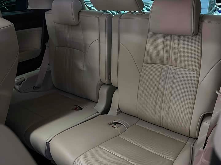 Фото 10 - Toyota Vellfire