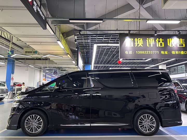 Фото 7 - Toyota Vellfire