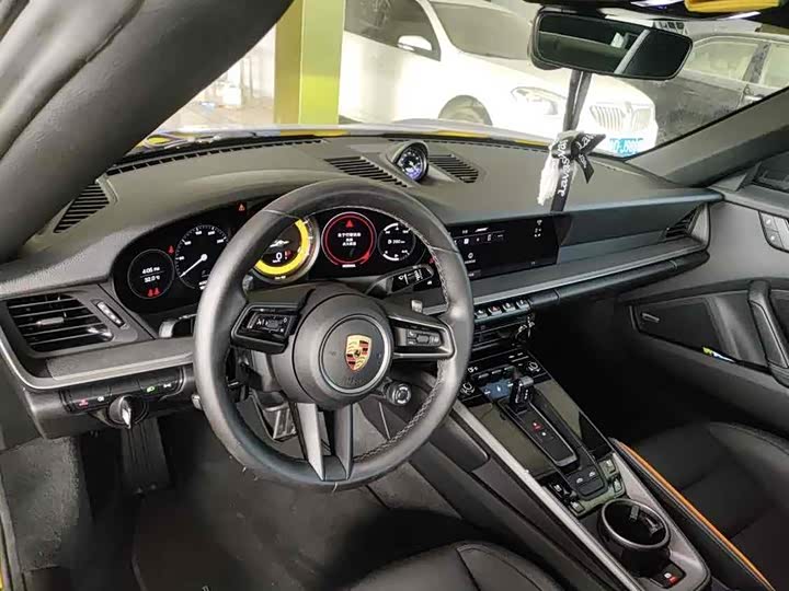 Фото 4 - Porsche 911