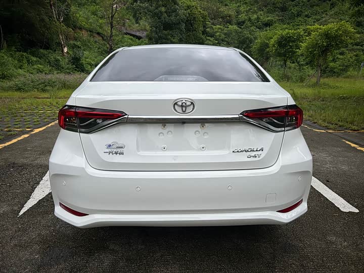 Фото 11 - Toyota Corolla