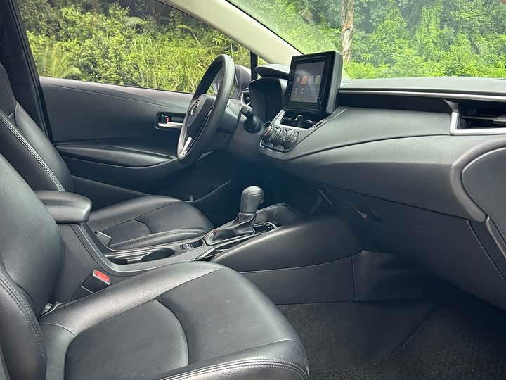 Фото 13 - Toyota Corolla