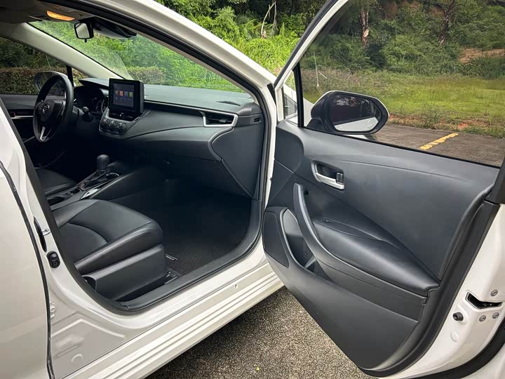 Фото 14 - Toyota Corolla