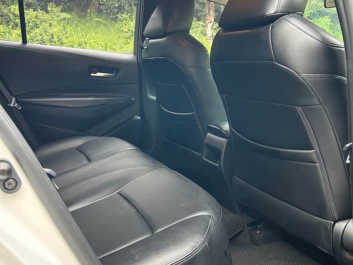 Фото 15 - Toyota Corolla