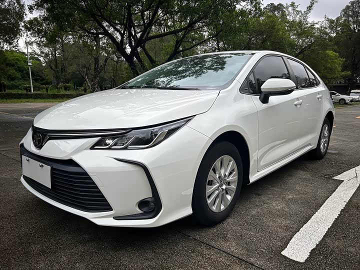 Фото 4 - Toyota Corolla