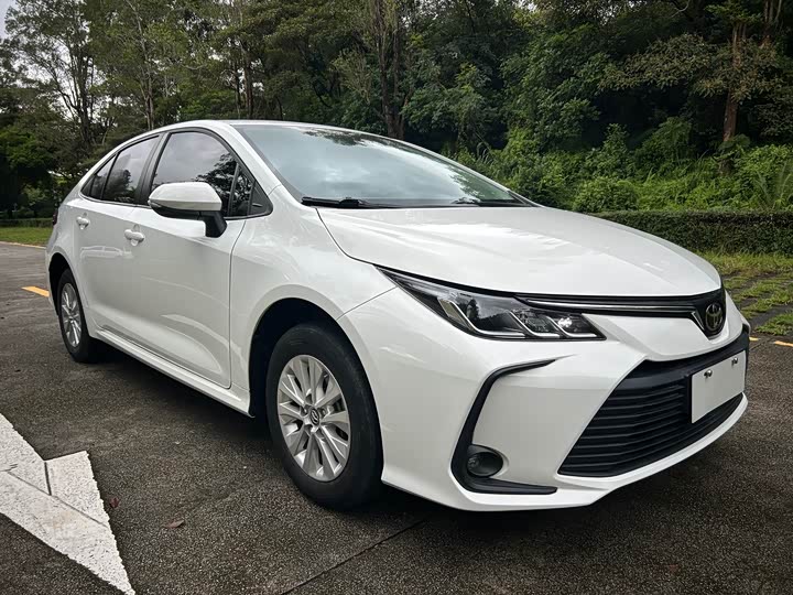 Фото 6 - Toyota Corolla