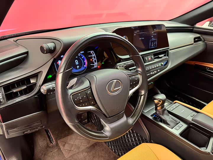 Фото 5 - Lexus ES