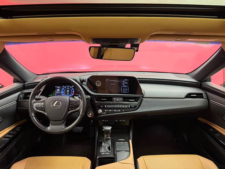 Фото 6 - Lexus ES