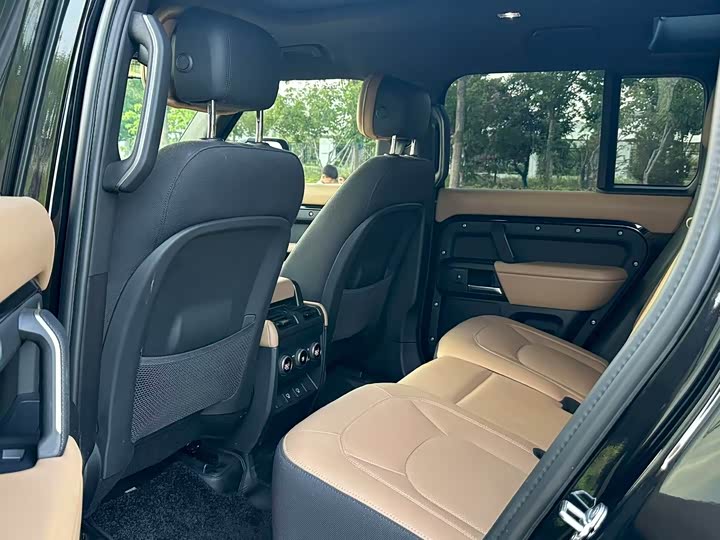 Фото 7 - Land Rover Defender