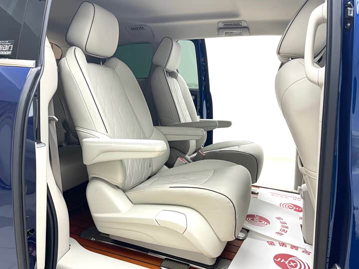 Фото 11 - Buick GL8 ES