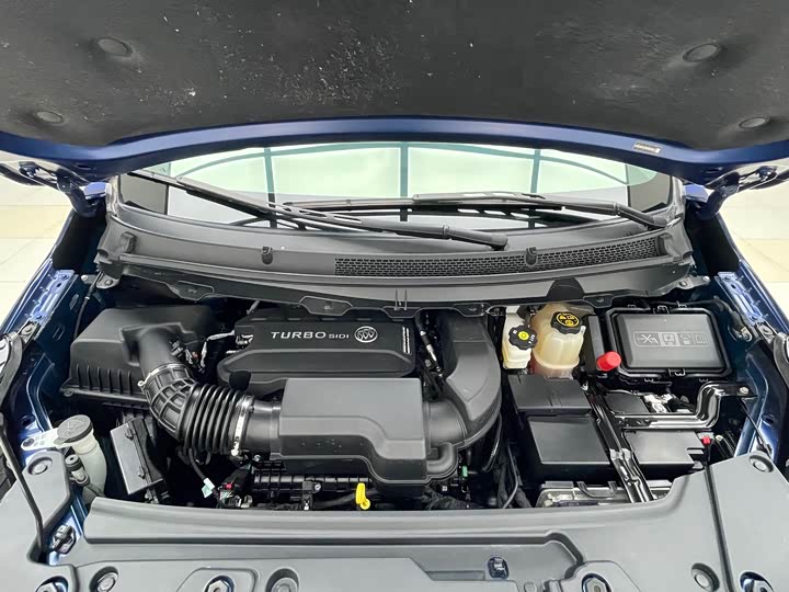 Фото 18 - Buick GL8 ES