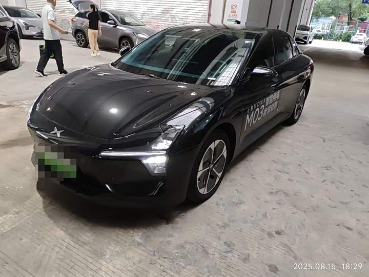 Фото 1 - XPeng Mona M03