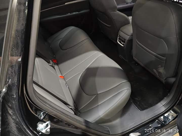 Фото 7 - XPeng Mona M03