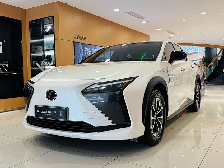 Фото 1 - Lexus RZ