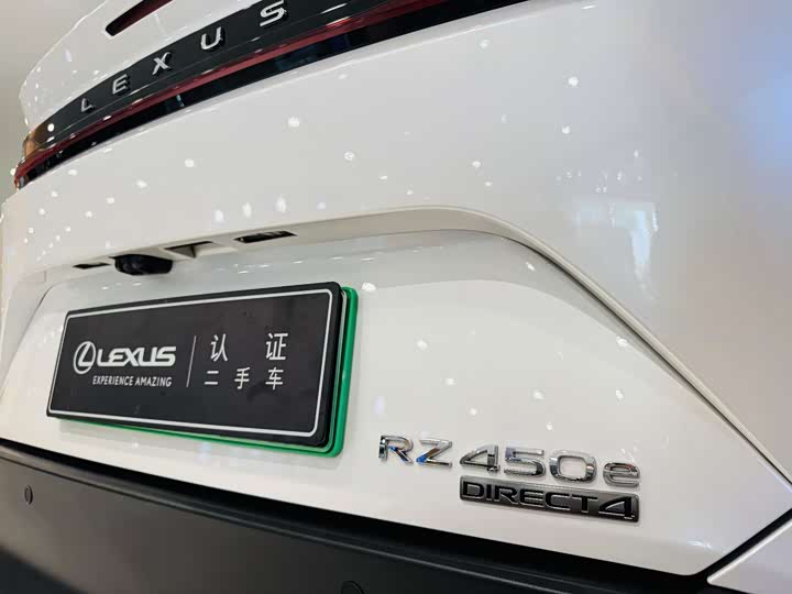 Фото 10 - Lexus RZ