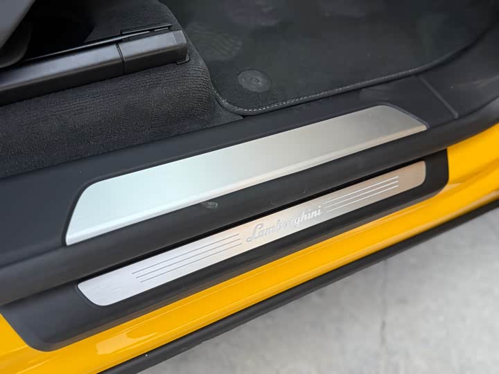 Фото 24 - Lamborghini Urus