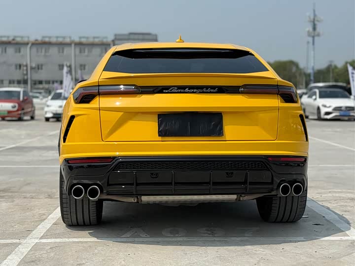 Фото 5 - Lamborghini Urus