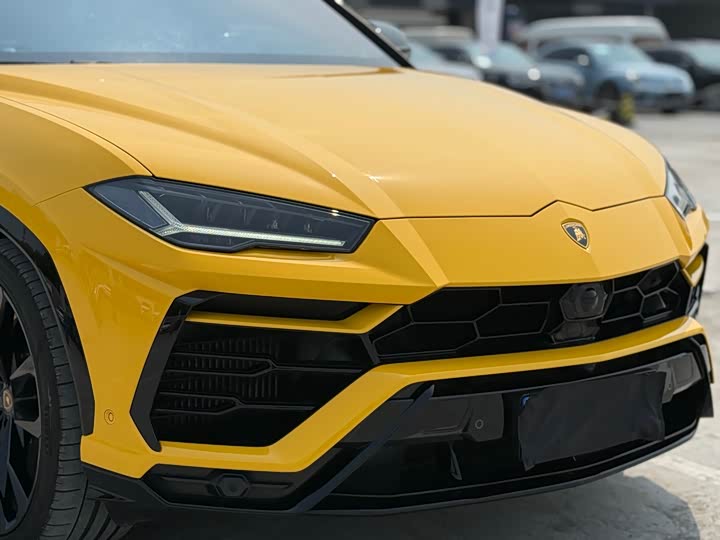 Фото 8 - Lamborghini Urus