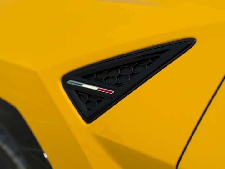 Фото 9 - Lamborghini Urus