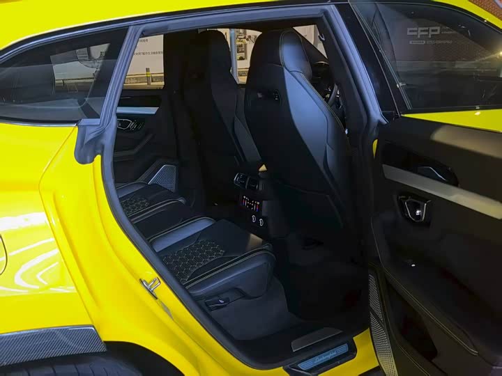 Фото 5 - Lamborghini Urus