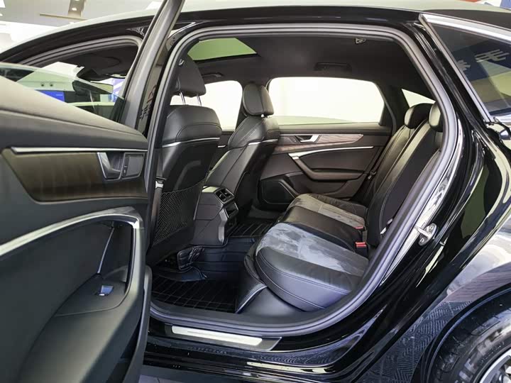 Фото 22 - Audi A6L