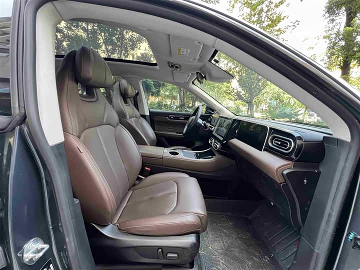 Фото 10 - Leapmotor C11