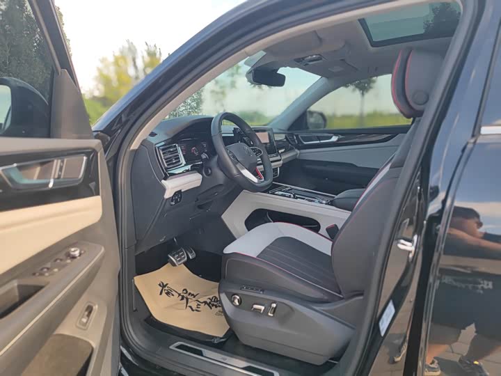 Фото 10 - Volkswagen Teramont X