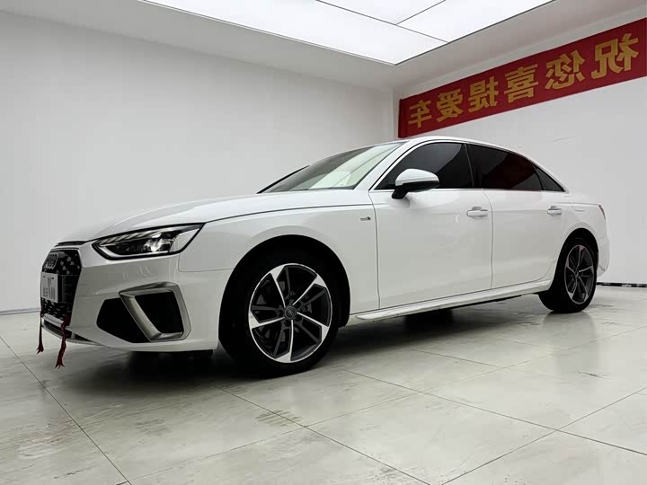 Фото 1 - Audi A4L