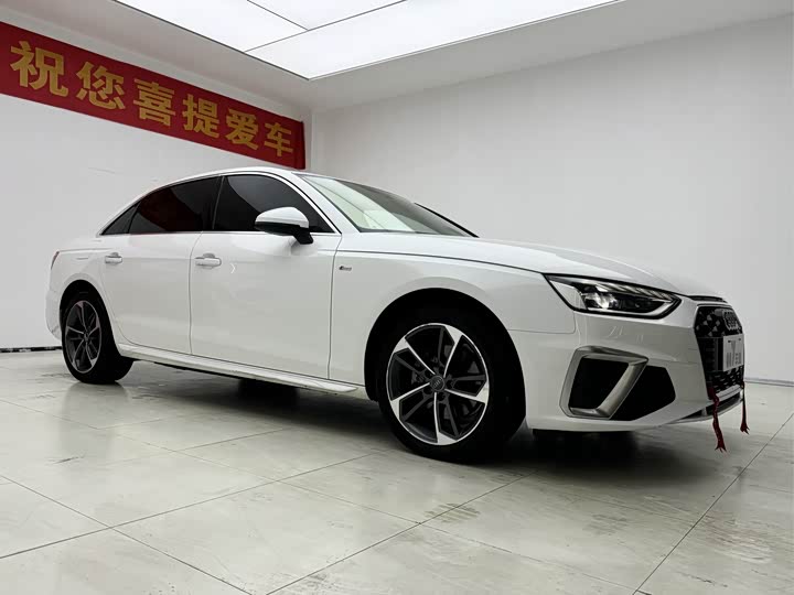 Фото 3 - Audi A4L