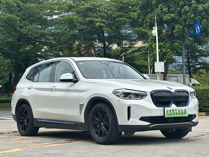 Фото 3 - BMW iX3